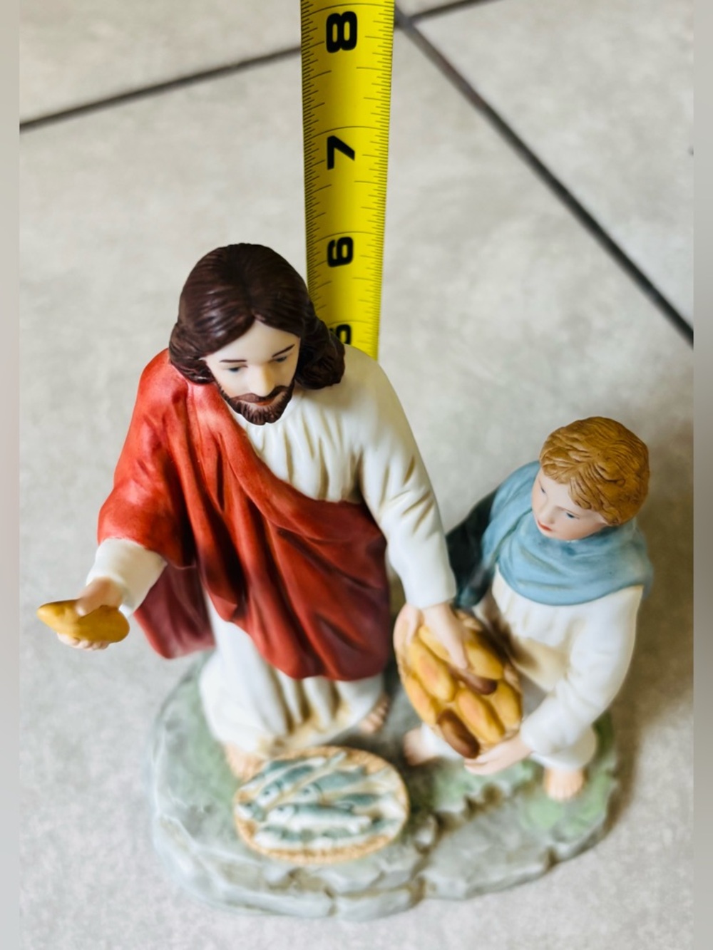 Vintage “Feeding the Multitudes" Jesus Figurine - Picture 10 of 11